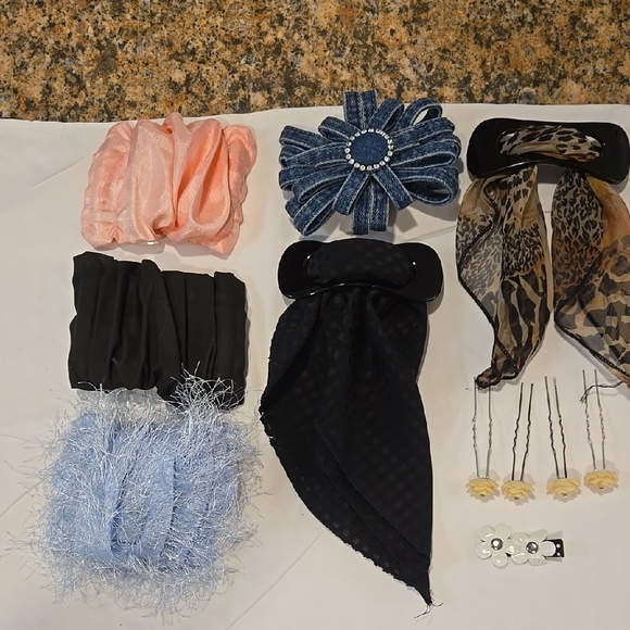 Accessories - Stylish Women's Hair Accessories Set - Black, Blue, Pink